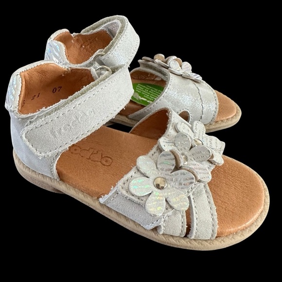 NWT Froddo Baby Girls Size 21 Silver Flower Sandals Shoes Leather First Walkers - Picture 1 of 6